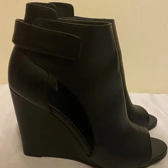 Vince Katia Black Women's Wedge Pump Heels - Picture 7 of 8